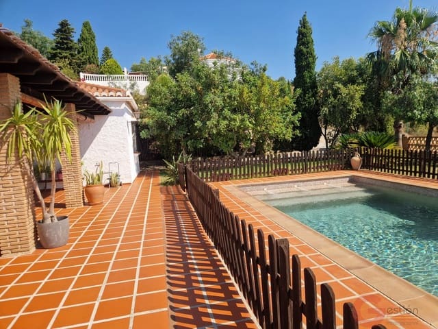 4 soveværelse Villa til salg i Salobreña med swimmingpool - € 499.500 (Ref: 9948931)
