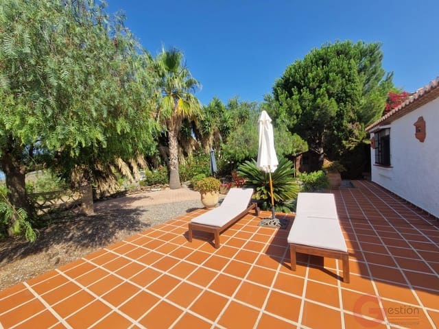 4 soveværelse Villa til salg i Salobreña med swimmingpool - € 499.500 (Ref: 9948931)