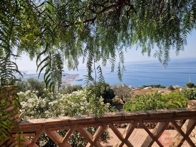 4 soveværelse Villa til salg i Salobreña med swimmingpool - € 499.500 (Ref: 9948931)