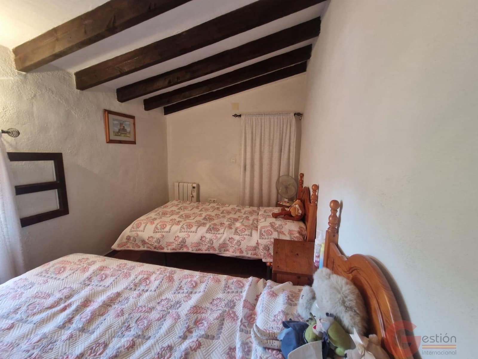 4 bedroom Villa for sale in Velez de Benaudalla with pool - € 265,000 (Ref: 9954607)
