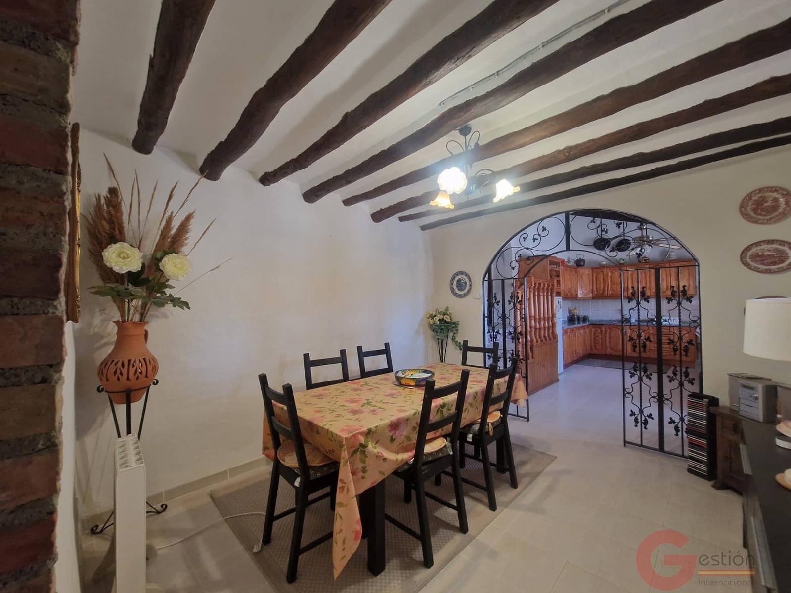 4 bedroom Villa for sale in Velez de Benaudalla with pool - € 265,000 (Ref: 9954607)