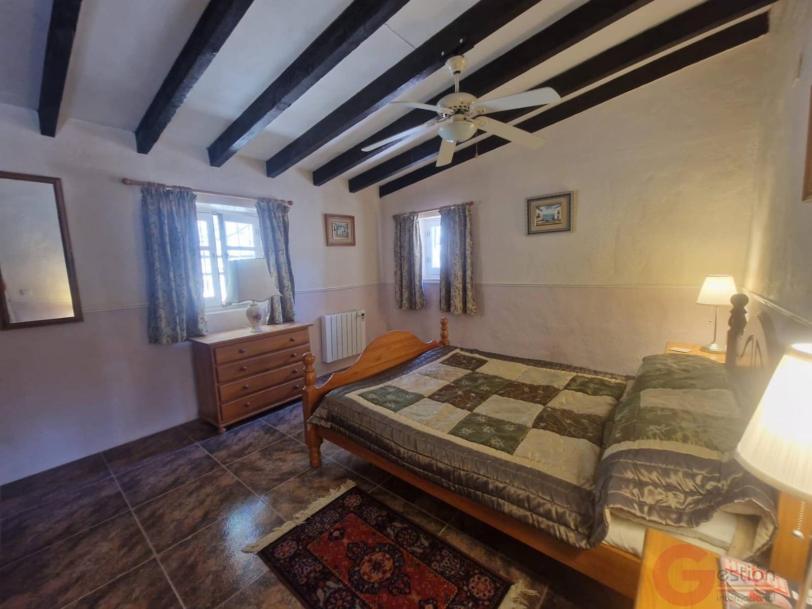 4 bedroom Villa for sale in Velez de Benaudalla with pool - € 265,000 (Ref: 9954607)