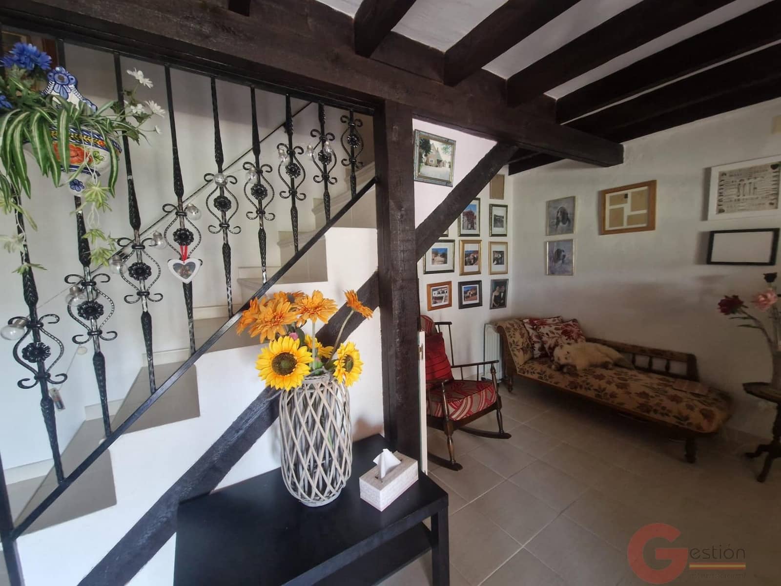 4 bedroom Villa for sale in Velez de Benaudalla with pool - € 265,000 (Ref: 9954607)