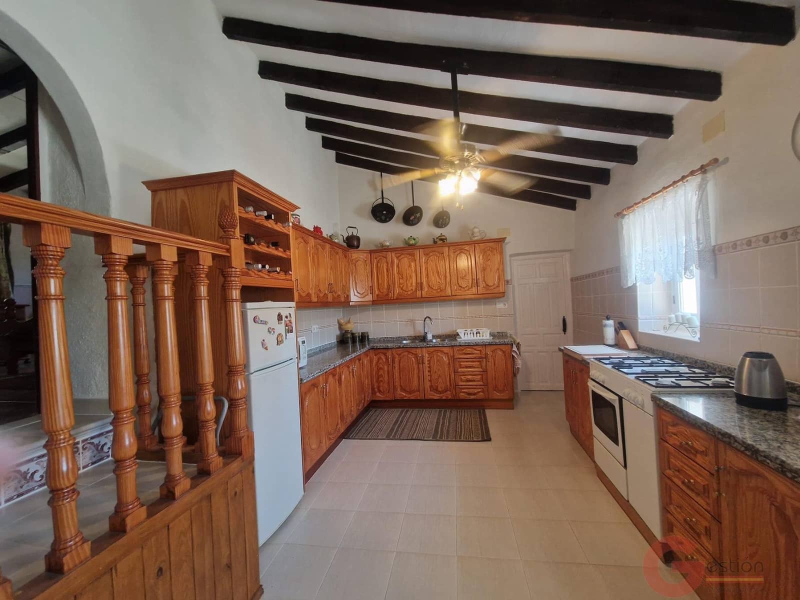 4 bedroom Villa for sale in Velez de Benaudalla with pool - € 265,000 (Ref: 9954607)