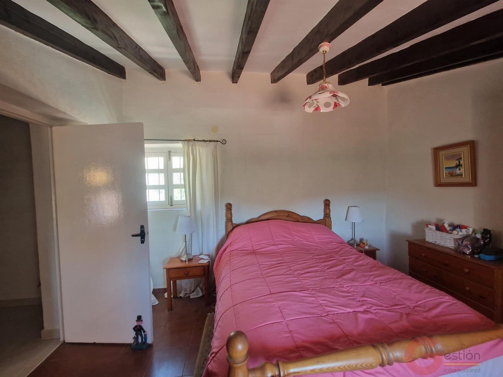 4 bedroom Villa for sale in Velez de Benaudalla with pool - € 265,000 (Ref: 9954607)