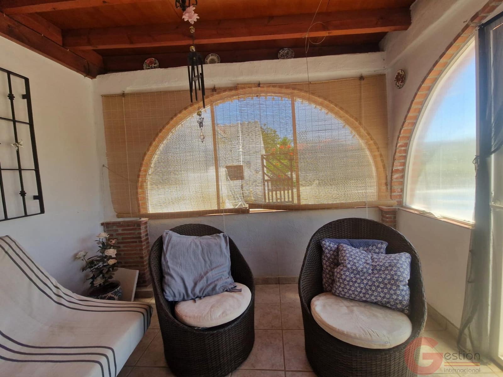 4 bedroom Villa for sale in Velez de Benaudalla with pool - € 265,000 (Ref: 9954607)