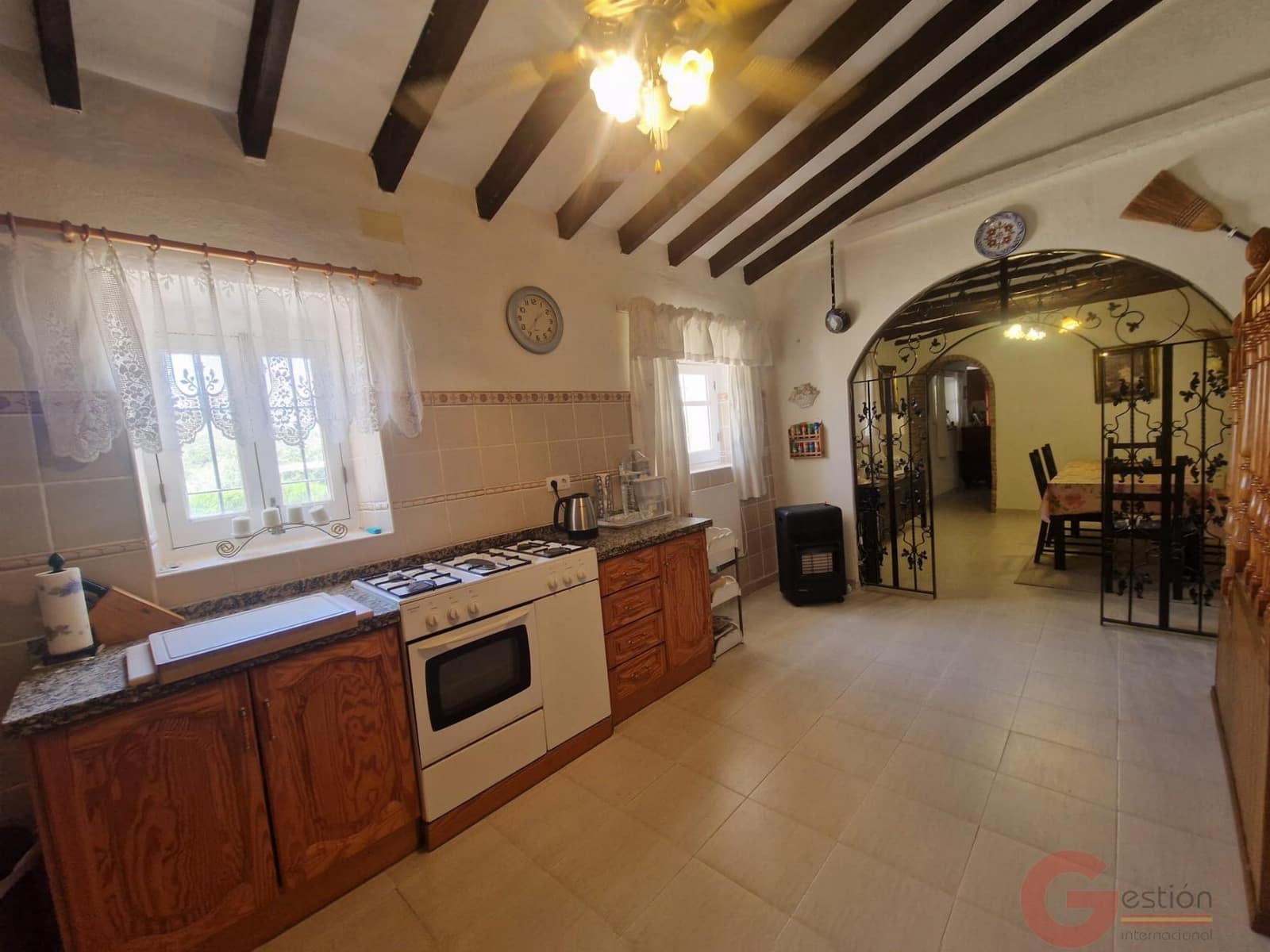 4 bedroom Villa for sale in Velez de Benaudalla with pool - € 265,000 (Ref: 9954607)