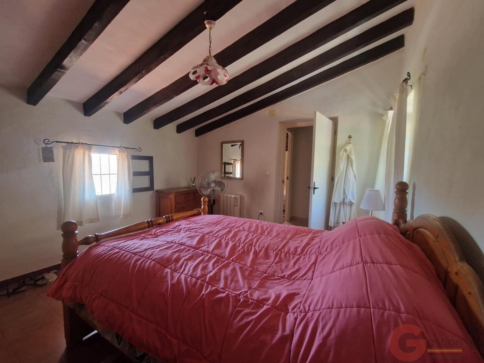 4 bedroom Villa for sale in Velez de Benaudalla with pool - € 265,000 (Ref: 9954607)