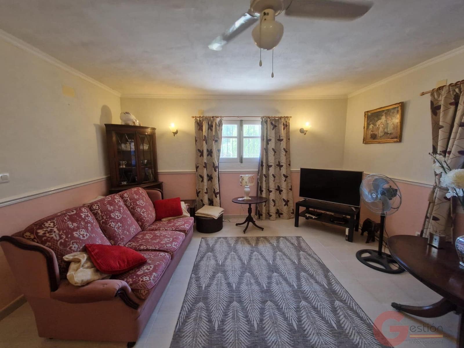4 bedroom Villa for sale in Velez de Benaudalla with pool - € 265,000 (Ref: 9954607)