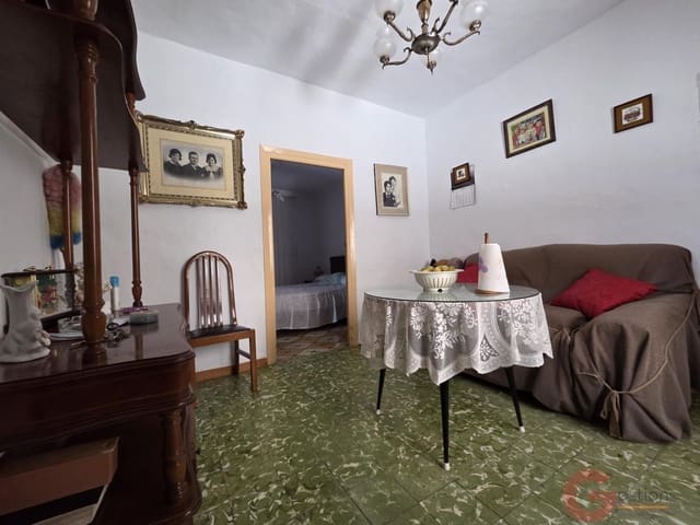 4 soveværelse Villa til salg i Itrabo med garage - € 106.000 (Ref: 9961748)
