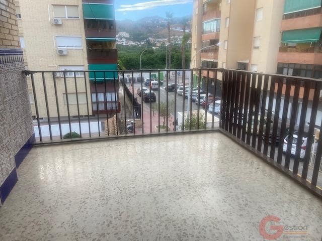 4 bedroom Flat for sale in Almunecar with garage - € 410,000 (Ref: 9965949)