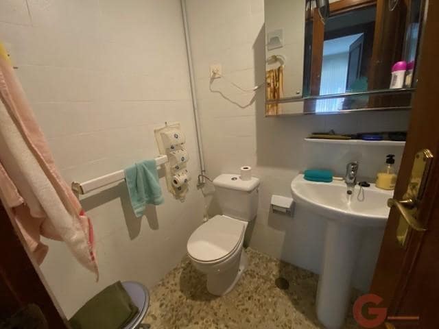 4 bedroom Flat for sale in Almunecar with garage - € 410,000 (Ref: 9965949)
