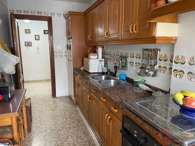 4 bedroom Flat for sale in Almunecar with garage - € 410,000 (Ref: 9965949)