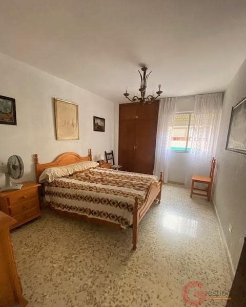 4 bedroom Flat for sale in Almunecar with garage - € 410,000 (Ref: 9965949)