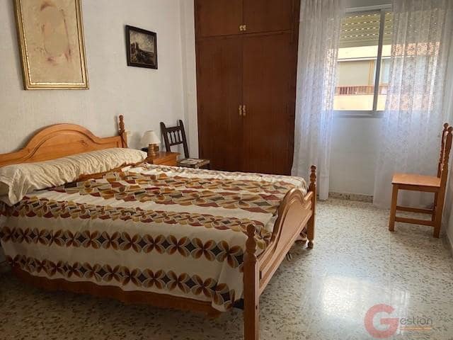 4 bedroom Flat for sale in Almunecar with garage - € 410,000 (Ref: 9965949)