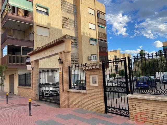4 bedroom Flat for sale in Almunecar with garage - € 410,000 (Ref: 9965949)