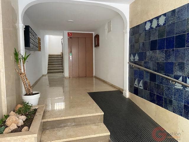 4 bedroom Flat for sale in Almunecar with garage - € 410,000 (Ref: 9965949)