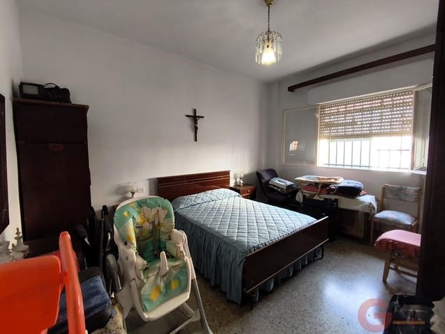 4 slaapkamer Villa te koop in Motril - € 170.000 (Ref: 9981661)