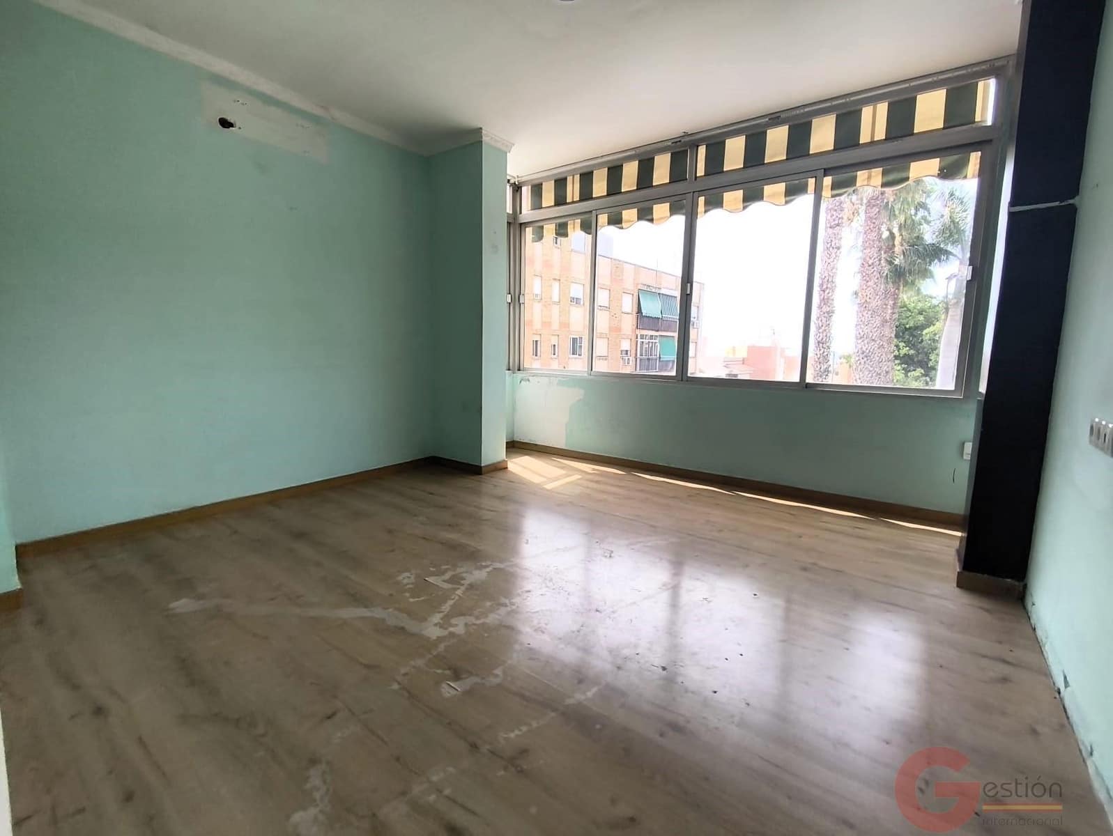 Local Comercial en Motril en venta - 255.000 € (Ref: 9981664)