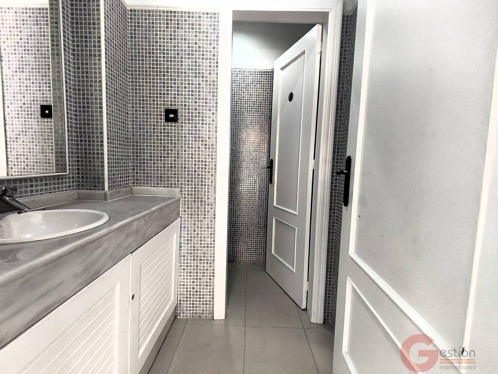 Local Comercial en Motril en venta - 255.000 € (Ref: 9981664)