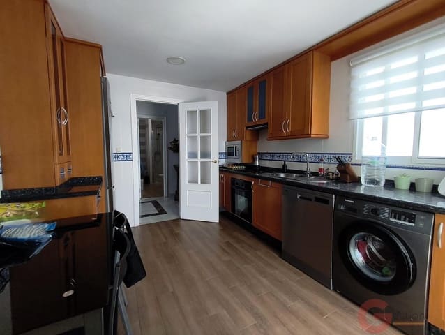 3 slaapkamer Villa te koop in Motril met garage - € 442.900 (Ref: 9981665)
