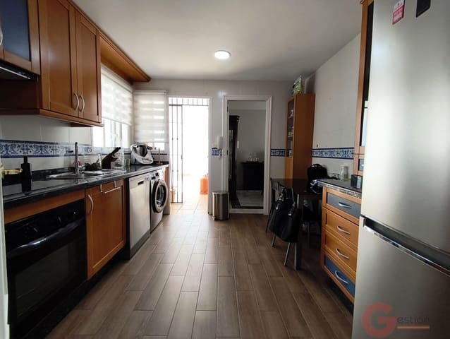 3 slaapkamer Villa te koop in Motril met garage - € 442.900 (Ref: 9981665)