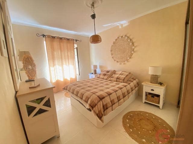Piso de 2 habitaciones en Almuñécar en venta - 225.000 € (Ref: 9996391)