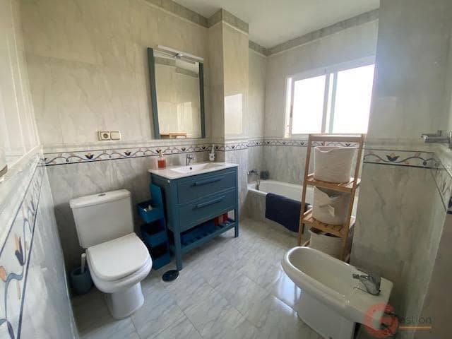 Piso de 2 habitaciones en Almuñécar en venta - 225.000 € (Ref: 9996391)