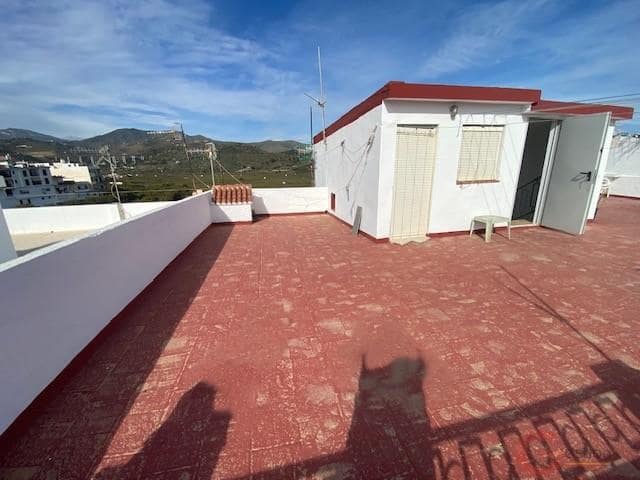 Piso de 2 habitaciones en Almuñécar en venta - 225.000 € (Ref: 9996391)