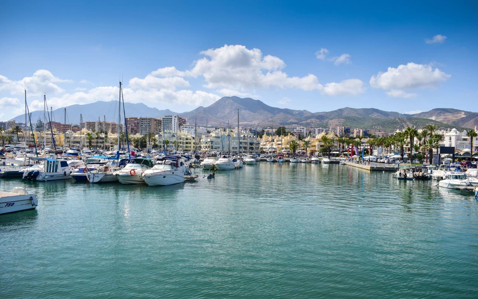 3 makuuhuone Huoneisto myytävänä paikassa Benalmadena mukana uima-altaan 
autotalli - 704 000 € (Ref: 8104317)