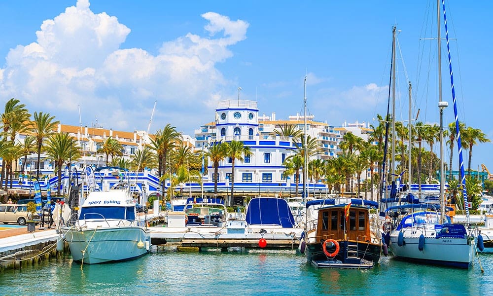 2 soveværelse Lejlighed til salg i Estepona med swimmingpool garage - € 644.000 (Ref: 8250217)