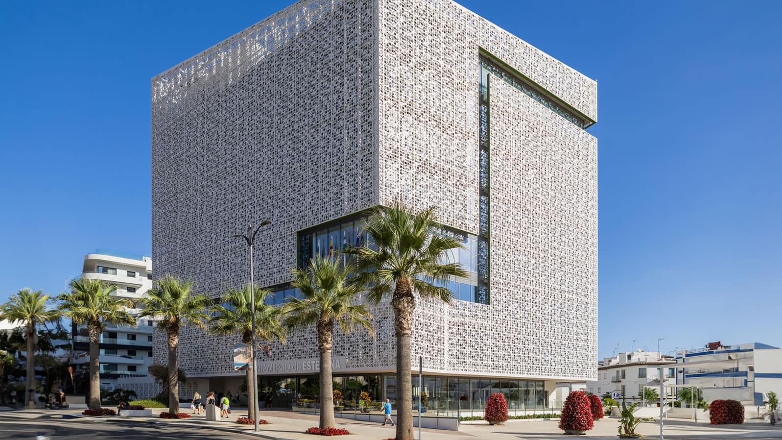 2 soveværelse Lejlighed til salg i Estepona med swimmingpool garage - € 644.000 (Ref: 8250217)