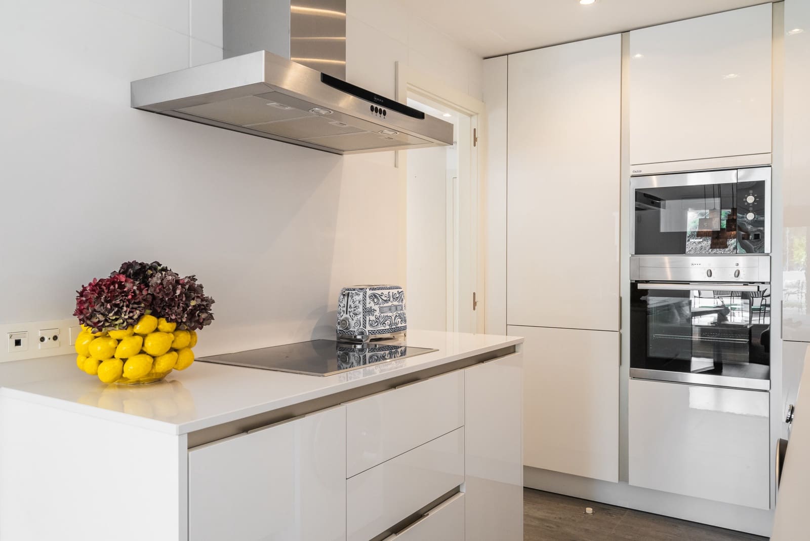 2 bedroom Apartment for sale in La Quinta with pool garage - € 495,000 (Ref: 8879552)