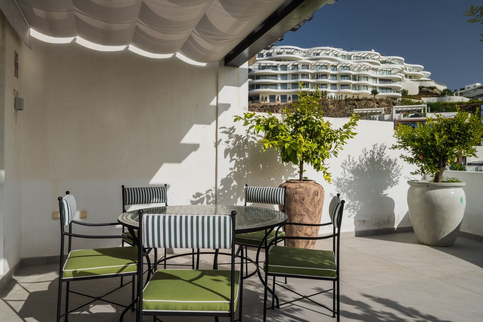 2 bedroom Apartment for sale in La Quinta with pool garage - € 495,000 (Ref: 8879552)