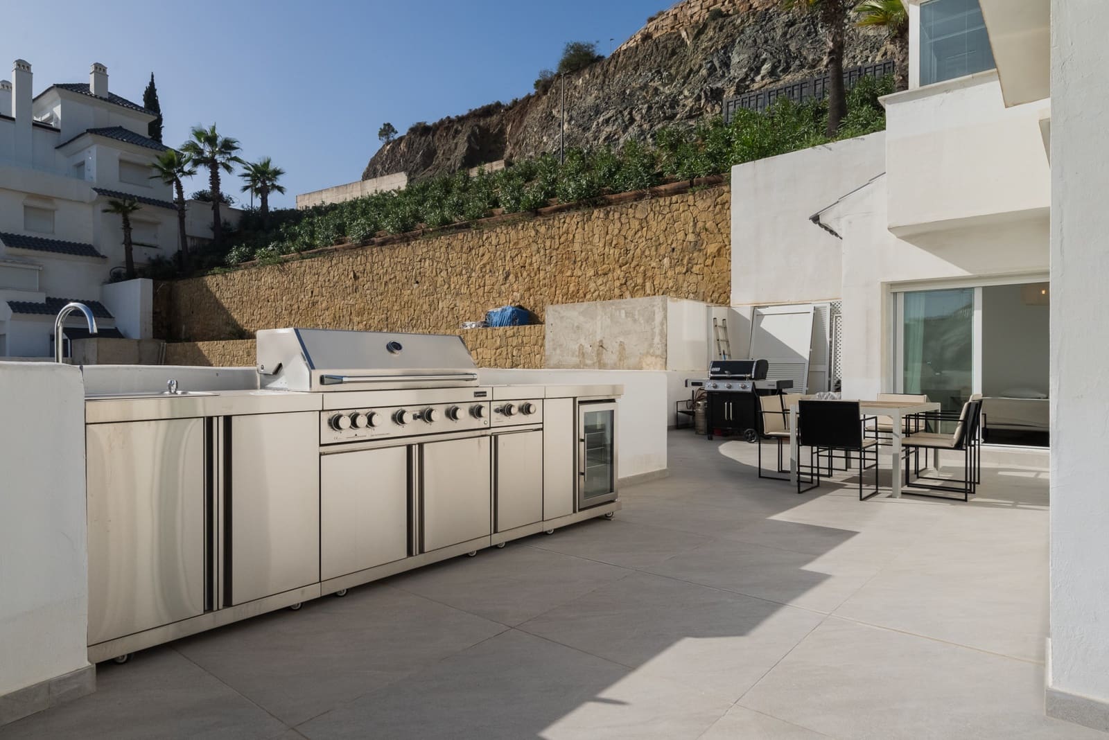 2 bedroom Apartment for sale in La Quinta with pool garage - € 495,000 (Ref: 8879552)