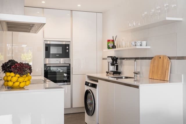 2 bedroom Apartment for sale in La Quinta, Benahavís with pool garage - € 495,000 (Ref: 8879552)