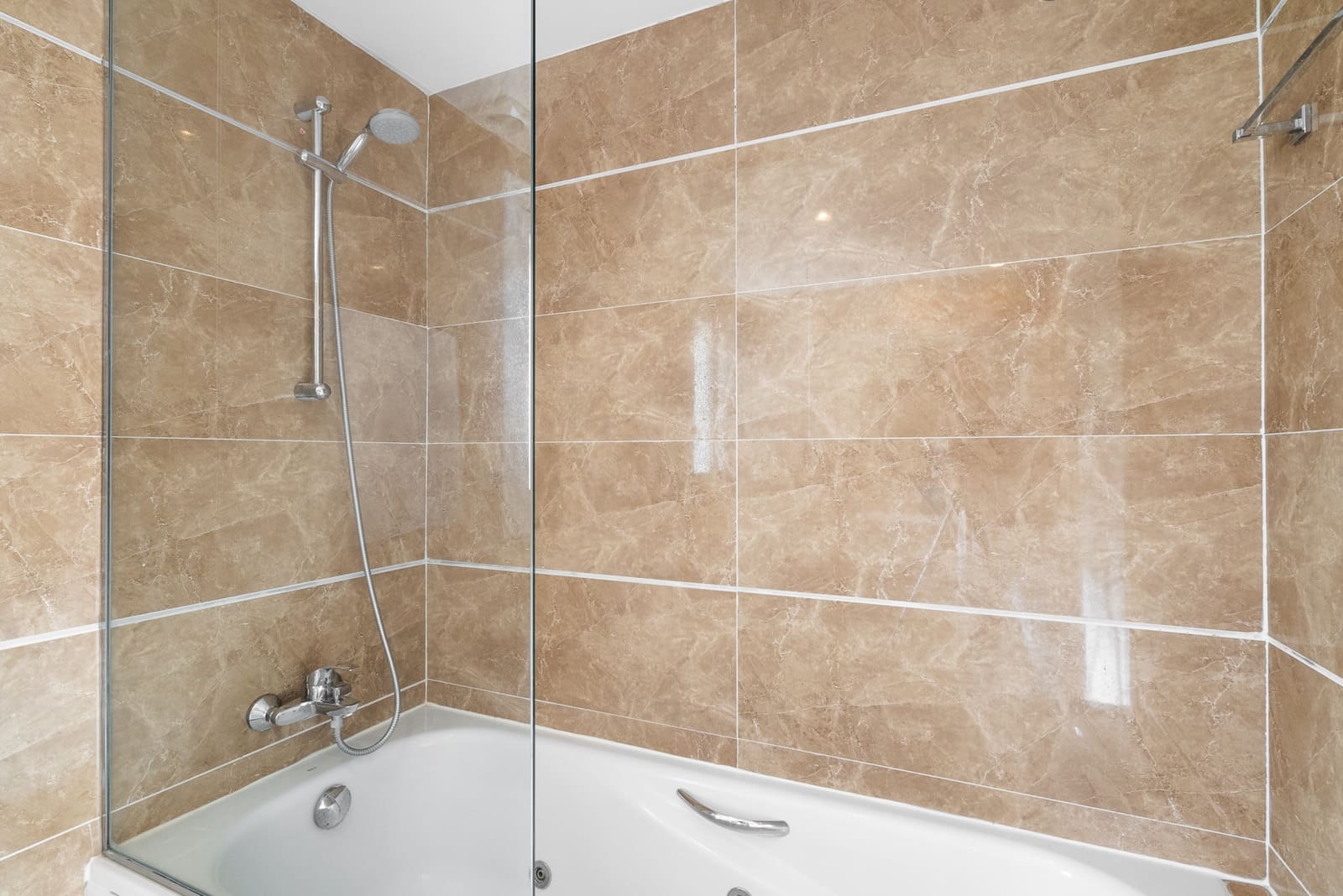 2 bedroom Apartment for sale in La Quinta with pool garage - € 495,000 (Ref: 8879552)