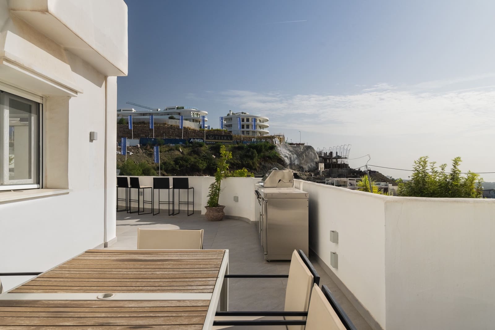 2 bedroom Apartment for sale in La Quinta with pool garage - € 495,000 (Ref: 8879552)