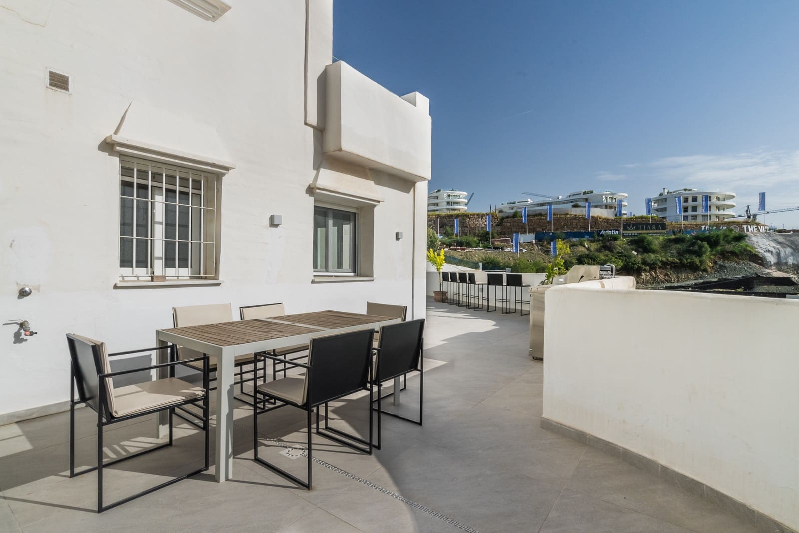 2 bedroom Apartment for sale in La Quinta with pool garage - € 495,000 (Ref: 8879552)