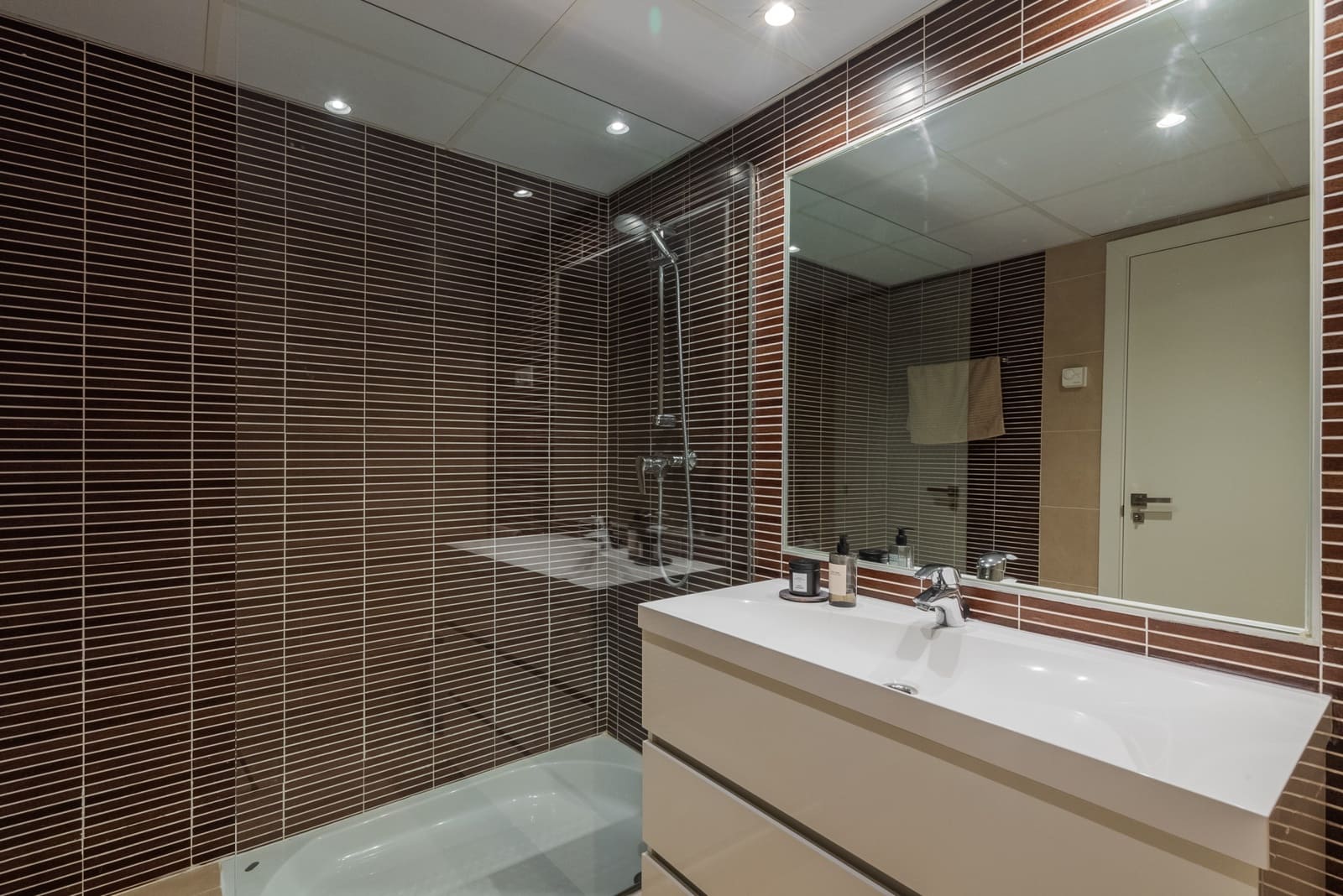 2 bedroom Apartment for sale in La Quinta with pool garage - € 495,000 (Ref: 8879552)