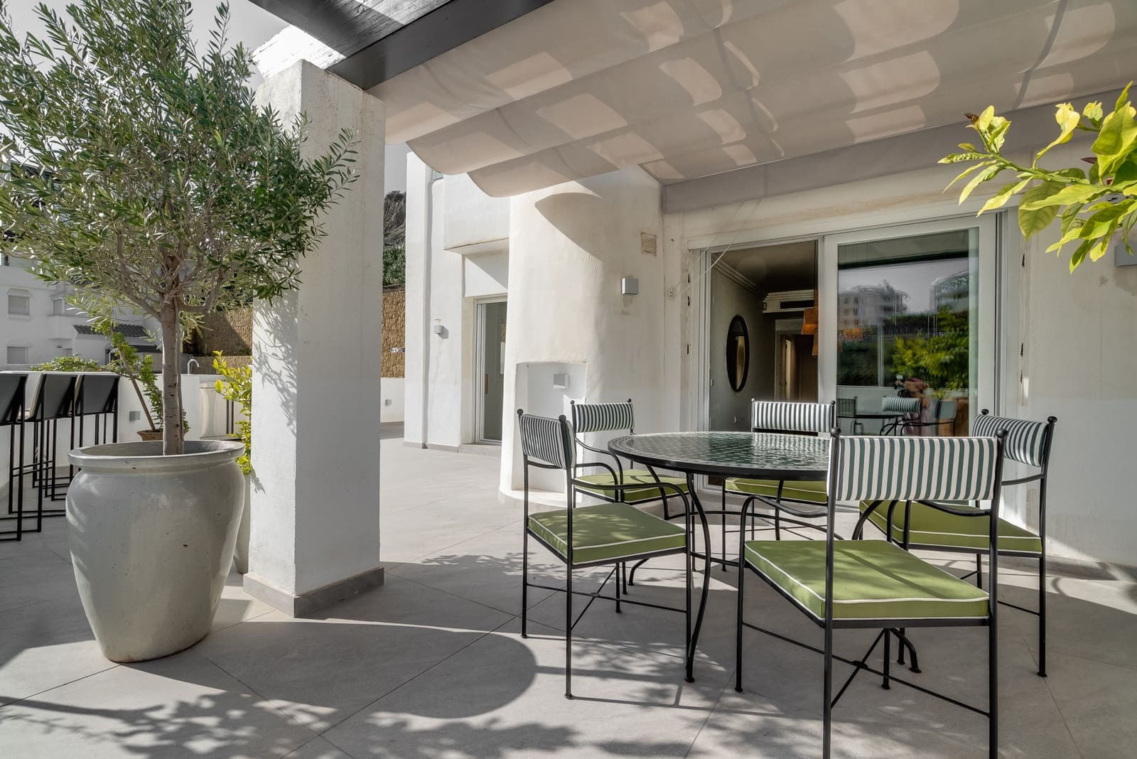 2 bedroom Apartment for sale in La Quinta with pool garage - € 495,000 (Ref: 8879552)