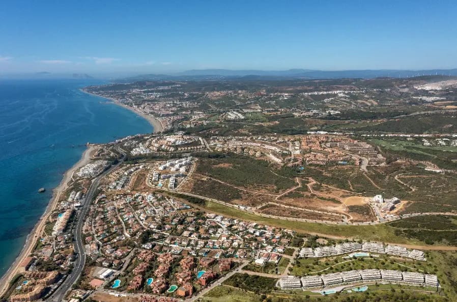 Apartamento de 3 habitaciones en Estepona en venta con piscina garaje - 763.000 € (Ref: 8879573)