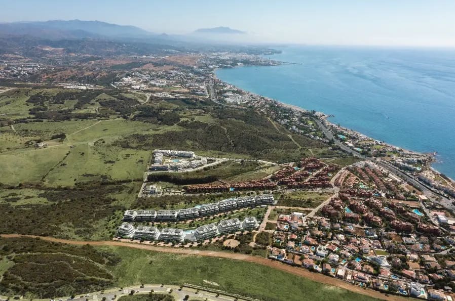 Apartamento de 3 habitaciones en Estepona en venta con piscina garaje - 763.000 € (Ref: 8879573)