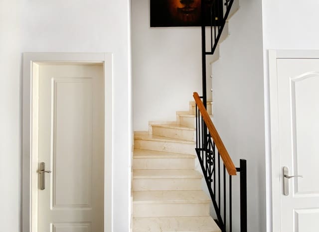 3 bedroom Townhouse for sale in El Velerín, Estepona with pool garage - € 645,000 (Ref: 8929059)