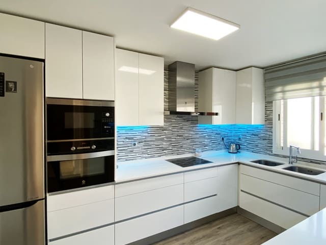 3 bedroom Townhouse for sale in El Velerín, Estepona with pool garage - € 645,000 (Ref: 8929059)