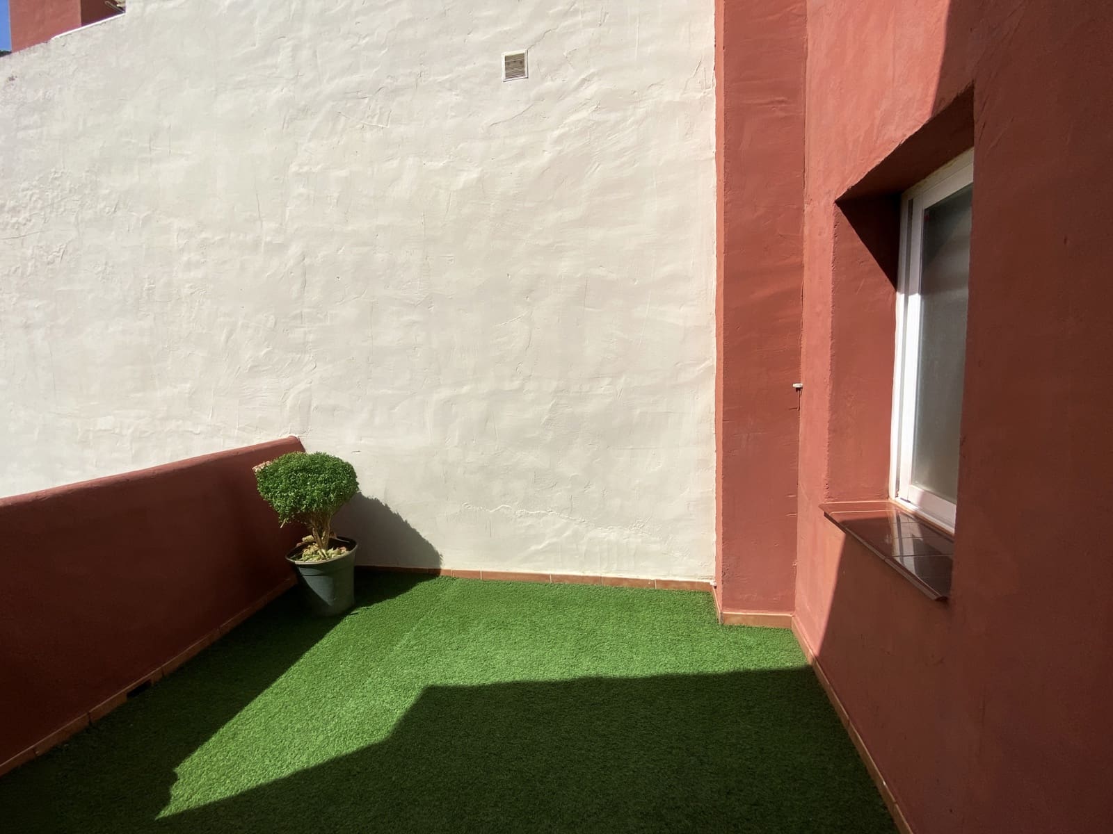 3 sypialnia Dom na sprzedaż w Estepona z basenem garażem - 645 000 € (Ref: 8929059)