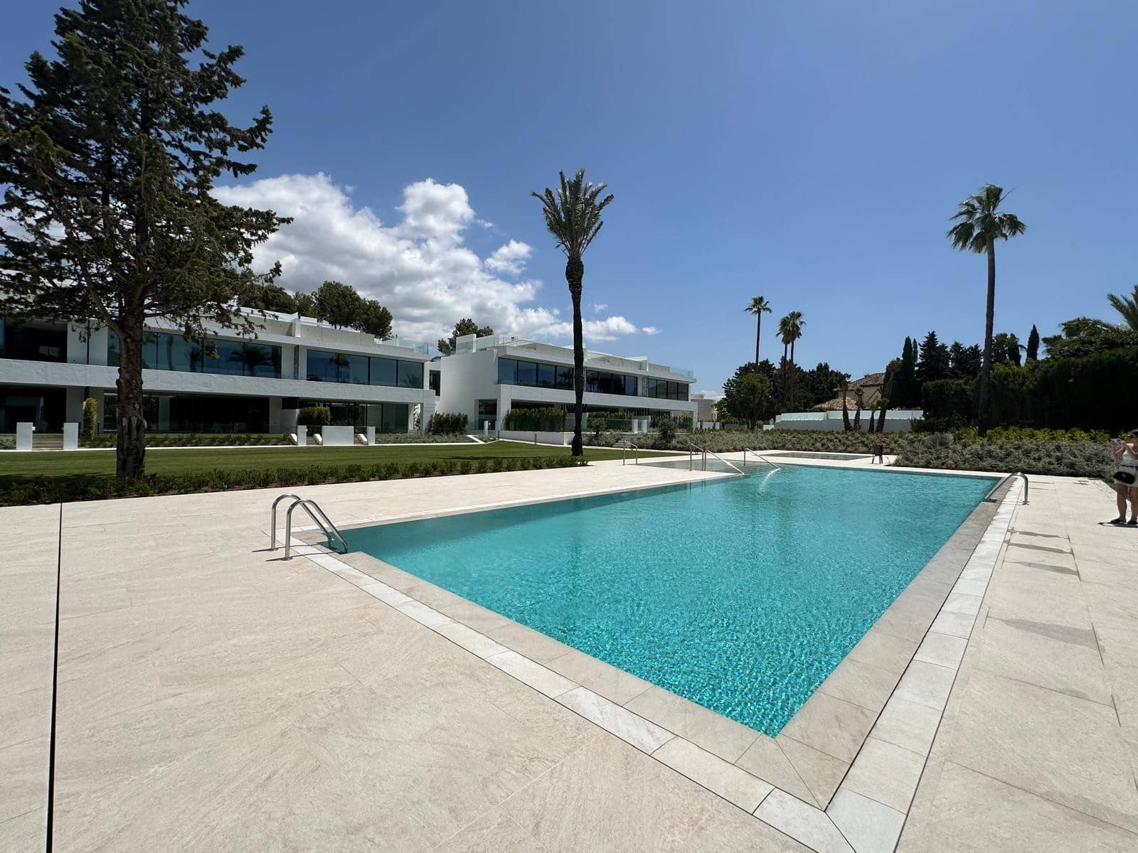 4 soveværelse Semi-Rækkehus til salg i Marbella med swimmingpool garage - € 4.800.000 (Ref: 9012475)
