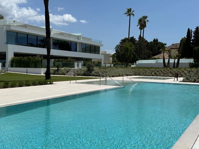 4 soveværelse Semi-Rækkehus til salg i Marbella med swimmingpool garage - € 5.600.000 (Ref: 9012475)