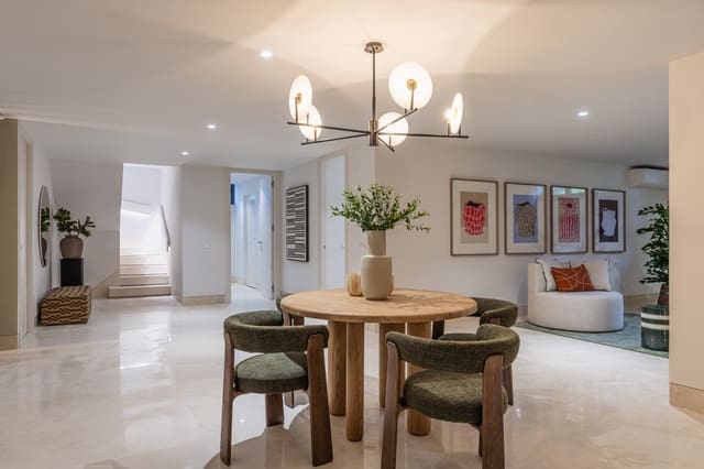 5 bedroom Villa for sale in Marbella with pool garage - € 3,800,000 (Ref: 9023097)