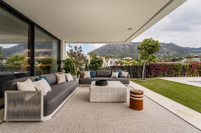 5 bedroom Villa for sale in Marbella with pool garage - € 3,800,000 (Ref: 9023097)